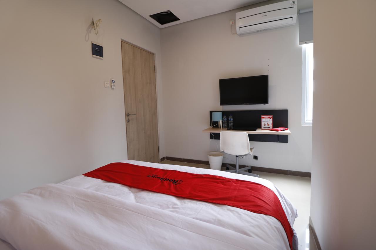 Gasthuis Reddoorz Near Mall Indah