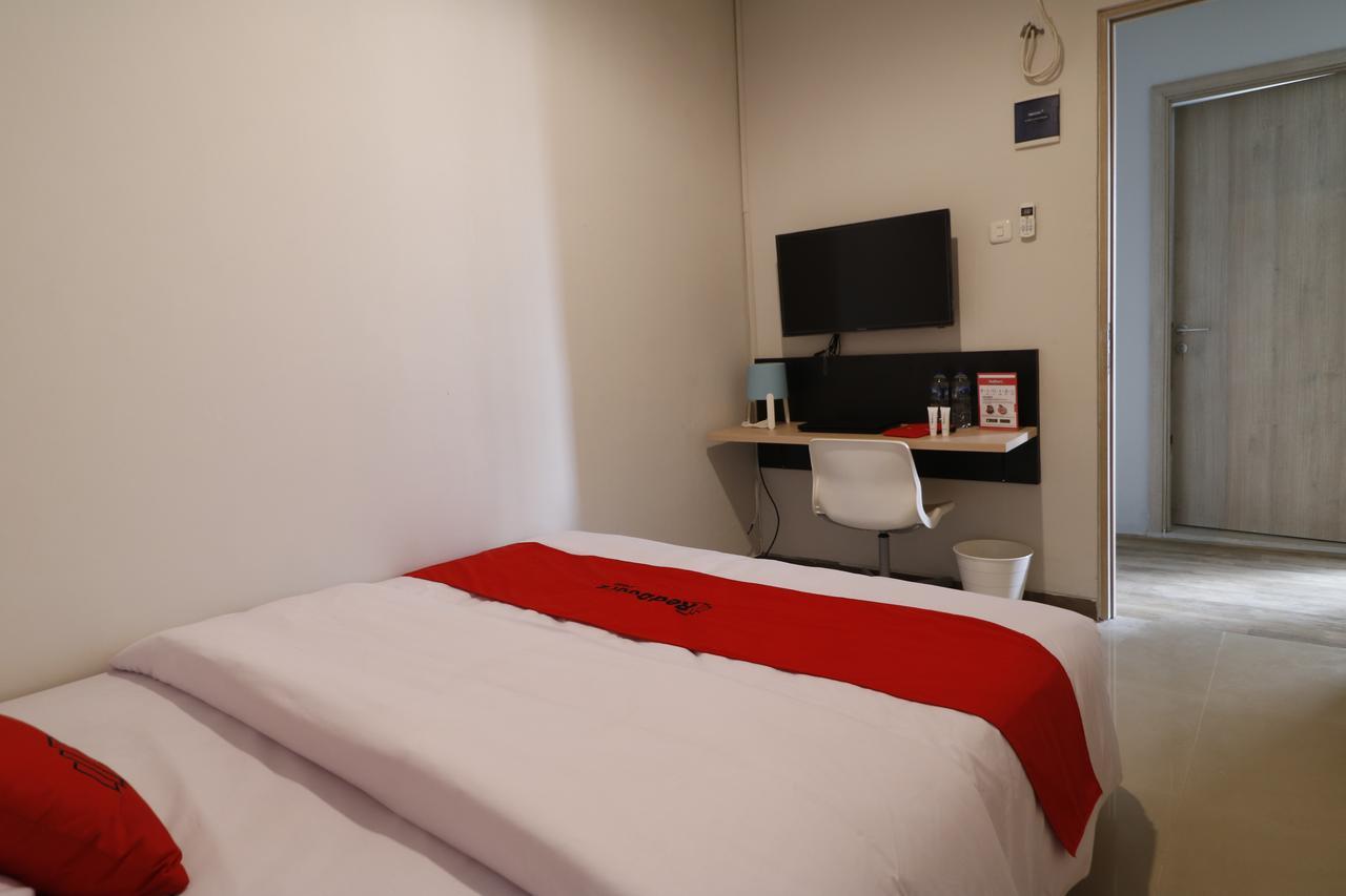 Reddoorz Near Mall Indah Gasthuis