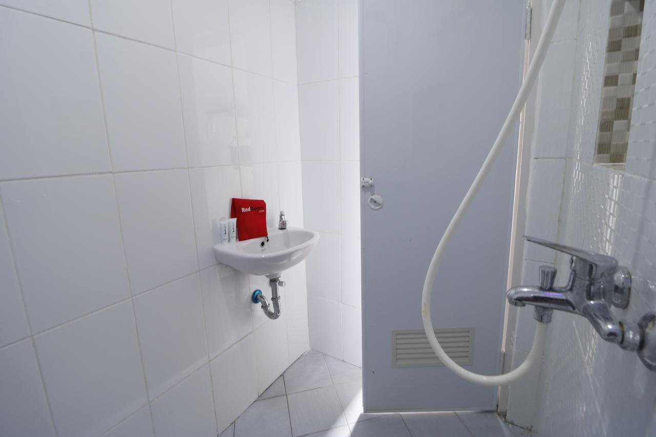 Reddoorz Near Mall Indah Gasthuis Jakarta